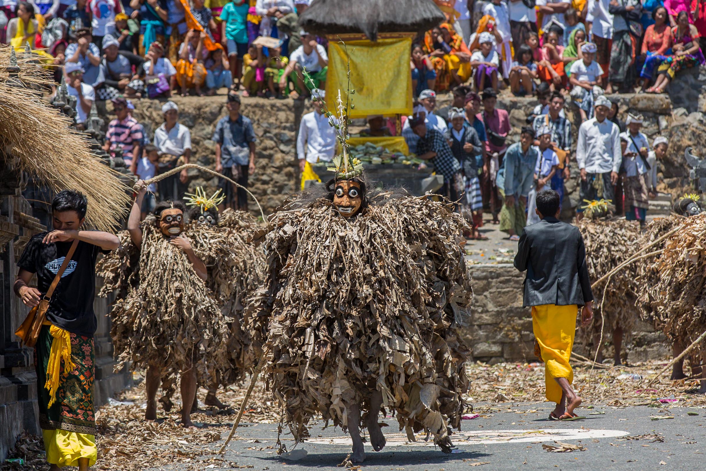 Barong Brutuk, Bali