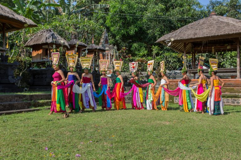 Rejang dance, Juuk Manis – East Bali