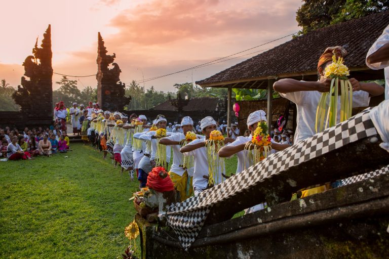 Rejang dance, Tanah Aji – East Bali