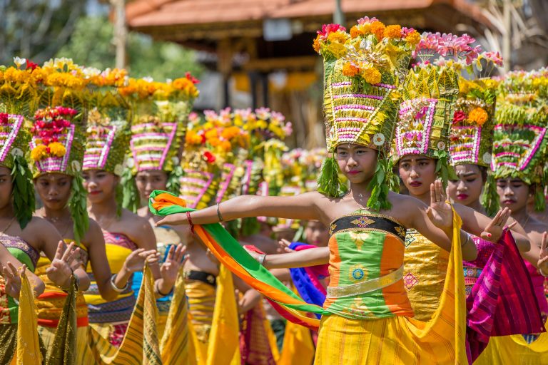 Rejang dance, Tista – East Bali