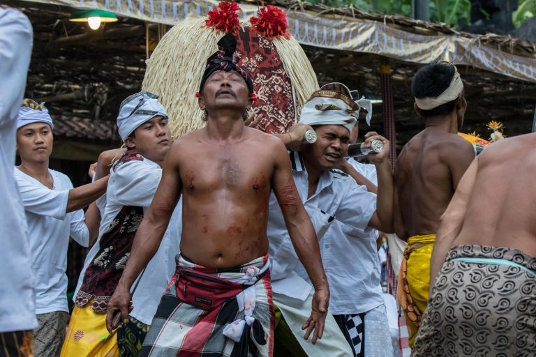 Daratan dance – Selumbung, Bali