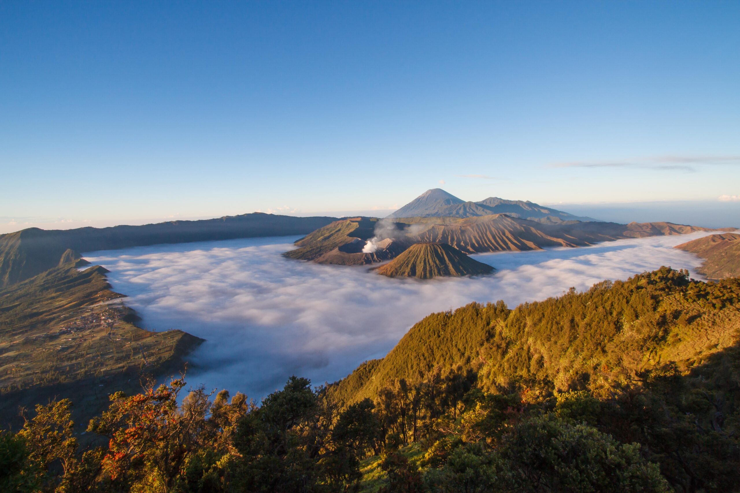 sunrise Mount Bromo Batok Semeru Penanjakan viewpoint East Java