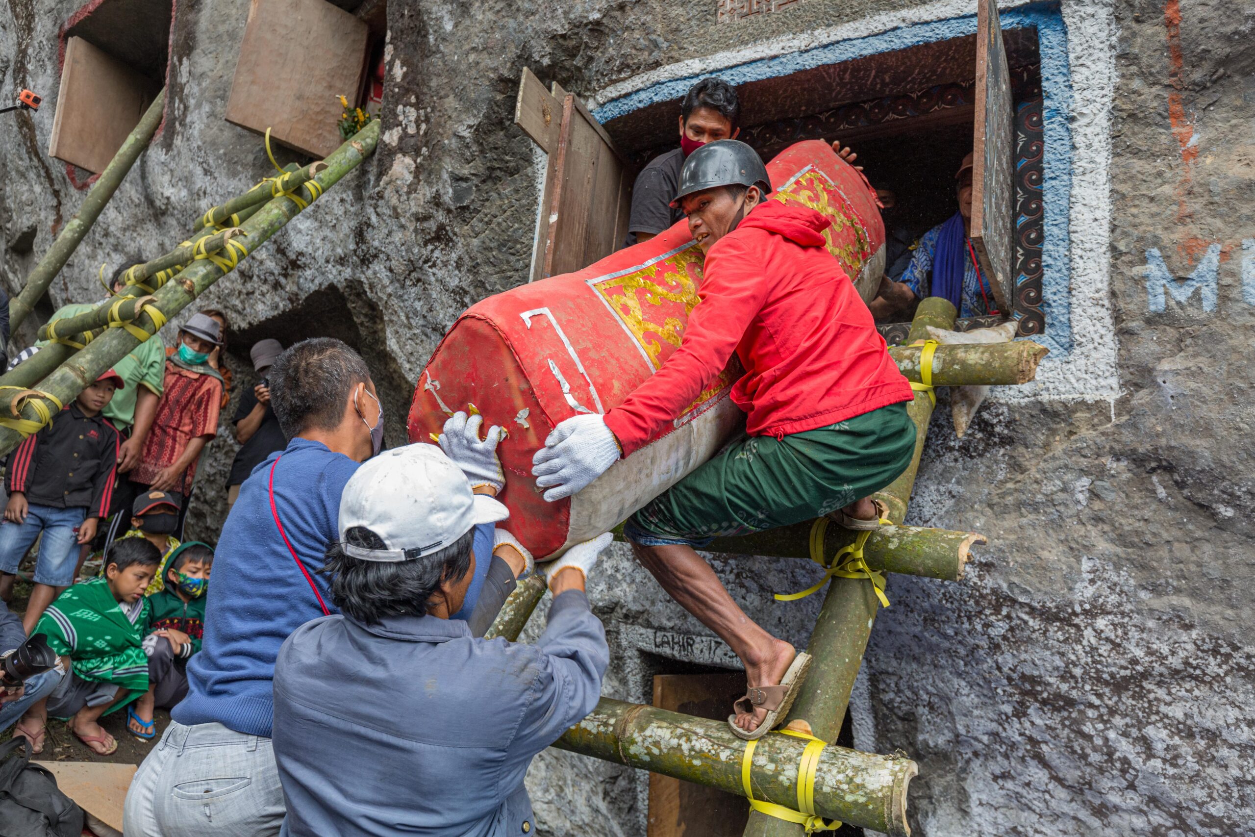 Ma'nene ritual tana toraja Indonesia