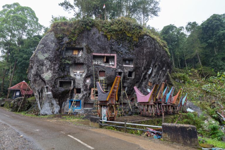 Lo'ko Mata rock graves tana toraja south sulawesi