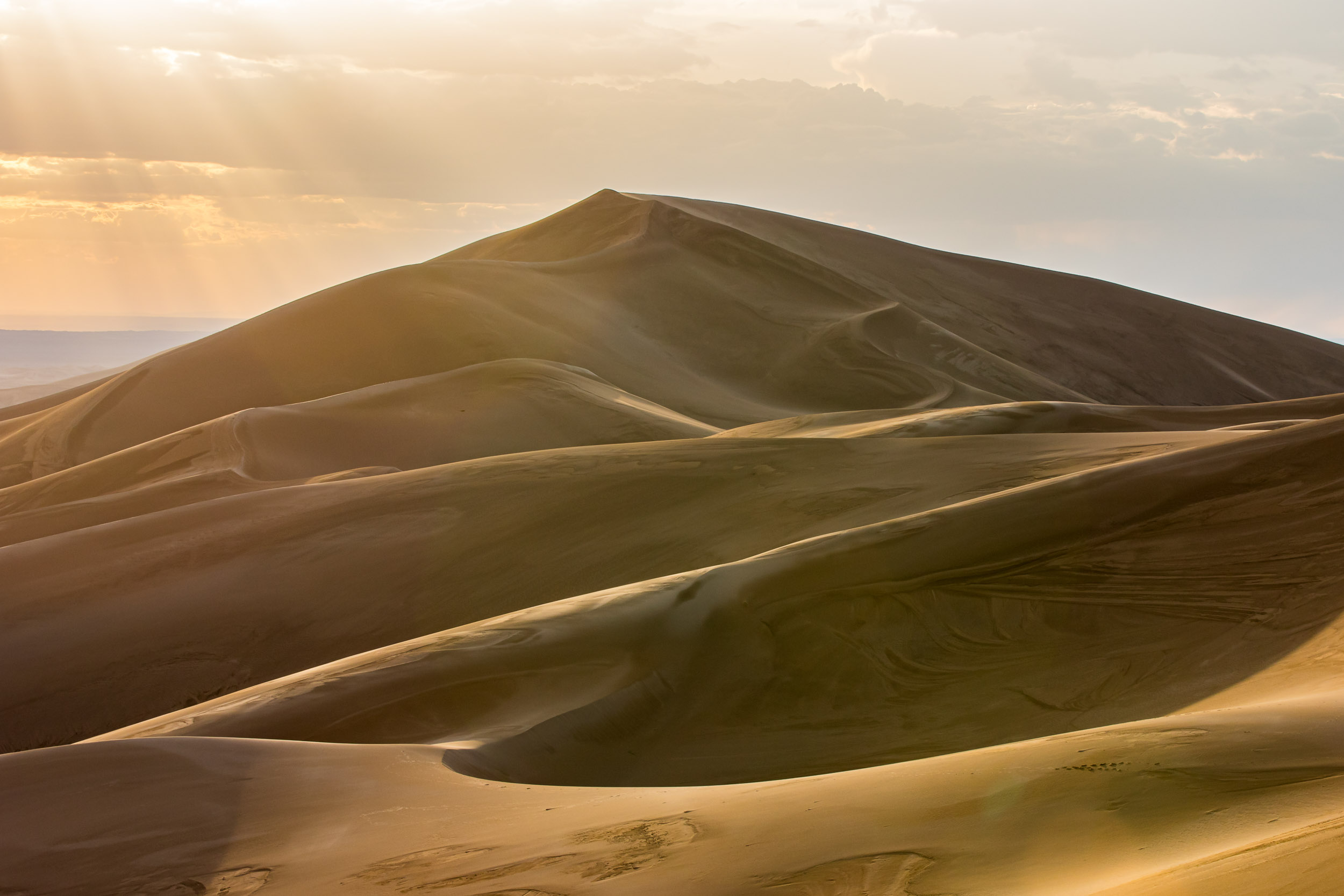Gobi Desert, Khongoryn Els, Mongolia